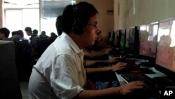 Menurut hasil survei lembaga Pew Research Center, jumlah pelecehan online terus meningkat (foto: ilustrasi). 