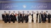 Kahire'deki uluslararası zirvede biraraya gelen liderler aile fotoğrafı çektirdi.