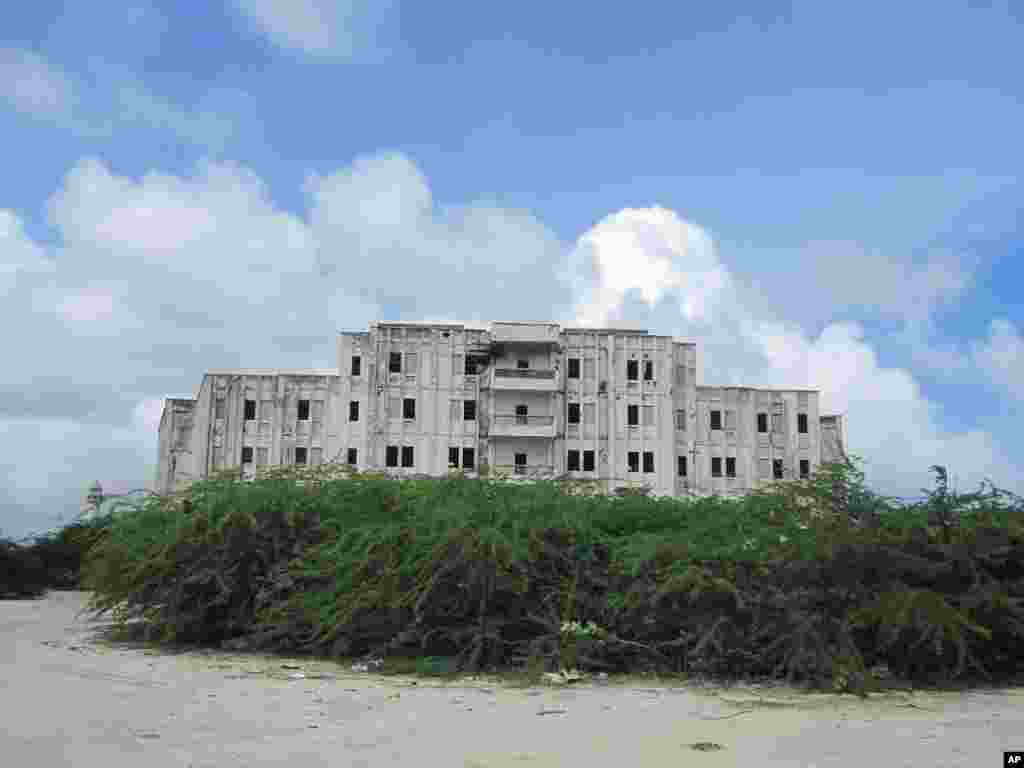 Dhismaha xaruntii Xisbiga ee xaafadda Cali Kamiin