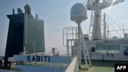 Gambar selebaran yang dirilis TV Negara Iran IRIB pada 10 Oktober 2019, diduga menunjukkan kapal tanker minyak mentah Iran Sabiti berlayar di Laut Merah. (Foto: AFP)