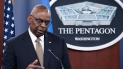 El ministro de Defensa de Estados Unidos, Lloyd Austin, habla durante una conferencia de prensa después de concluir el Grupo de Contacto de Defensa de Ucrania en el Pentágono en Washington, D.C., el 26 de abril de 2024.