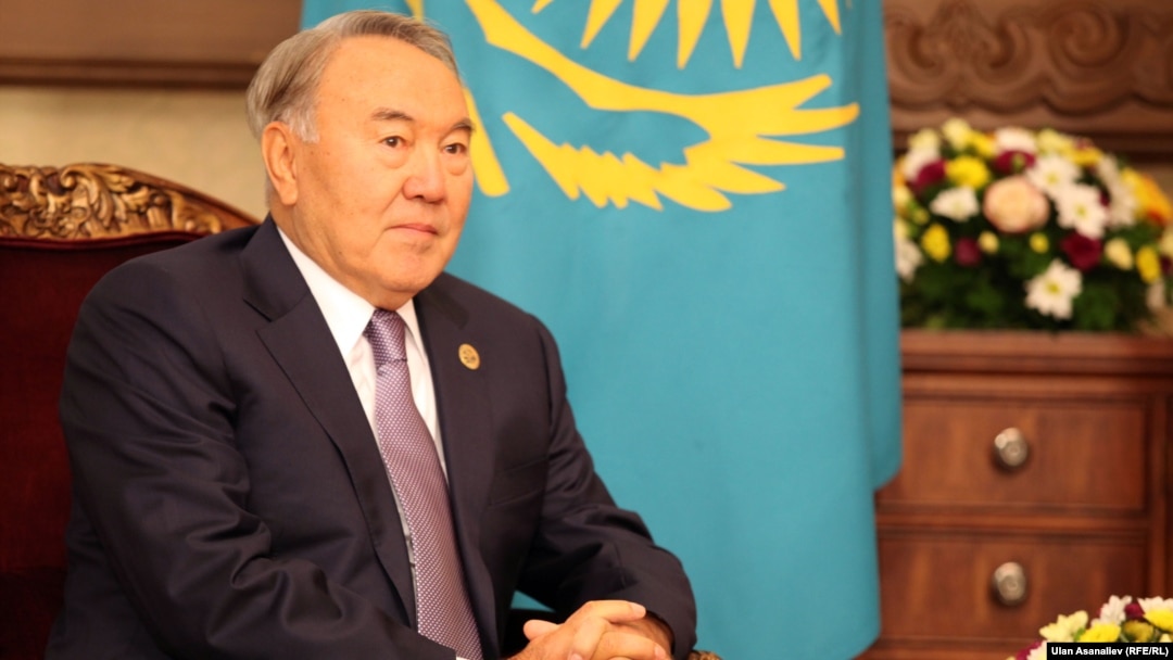 Qozog'iston prezidenti, 73 yoshli Nursulton Nazarboyev Sovet davridan buyon mamlakatni boshqarib keladi. 