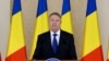 Presiden Rumania Klaus Iohannis menyampaikan pidato dan mengumumkan pengunduran dirinya di Bucharest, Rumania, 10 Februari 2025, dalam cuplikan layar dari video yang dirilis oleh Kepresidenan Rumania. (Kepresidenan Rumania via Reuters)