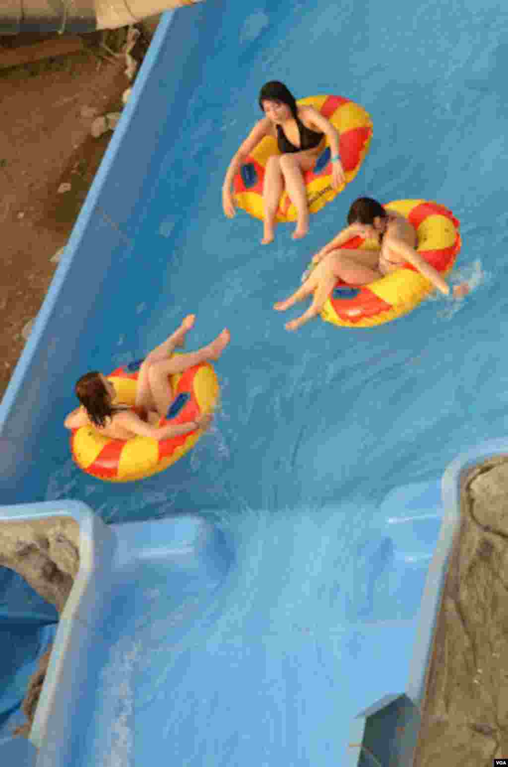 Water slides are a major attraction at the 46-year-old resort, October 25, 2012. (Steve Herman/VOA)