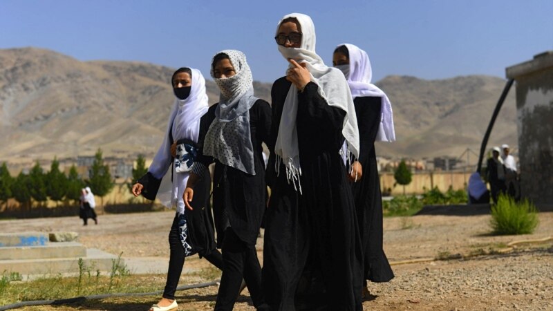 Afghan Girls Waiting for Schools to Re-open under Taliban