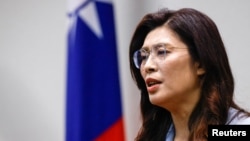 资料照片：国民党主席郑丽文在前往中国访问之前，在台北举行记者会。(2026年3月30日)