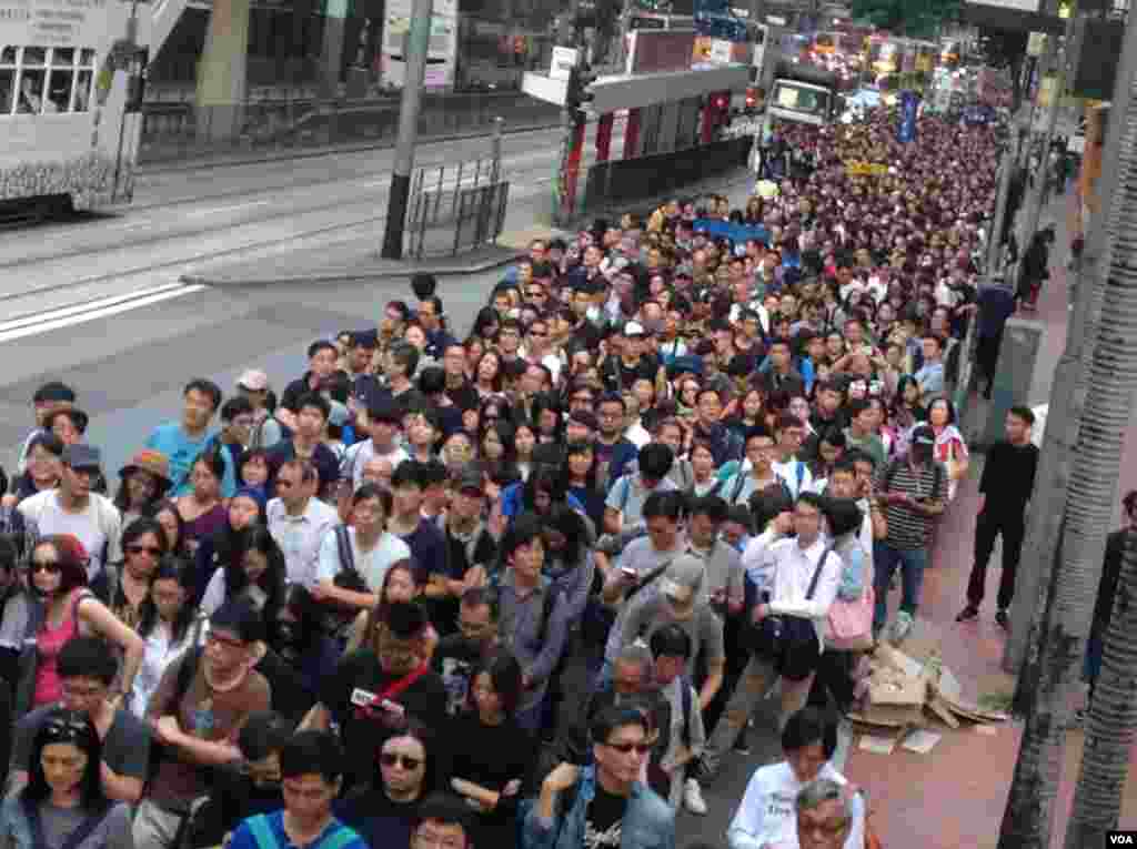 香港民阵发起反释法大游行(美国之音海彦拍摄)