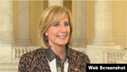共和党联邦众议员克劳迪娅·坦尼（Rep. Claudia Tenney, R-NY）接受美国之音专访（视频截图）