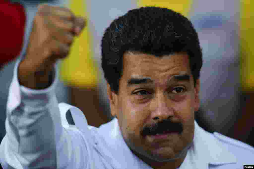 El presidente Nicolás Maduro hizo un llamado a la oposición para definir una mesa de diálogo, pero no explicó ni cómo ni cuándo iniciará este diálogo.