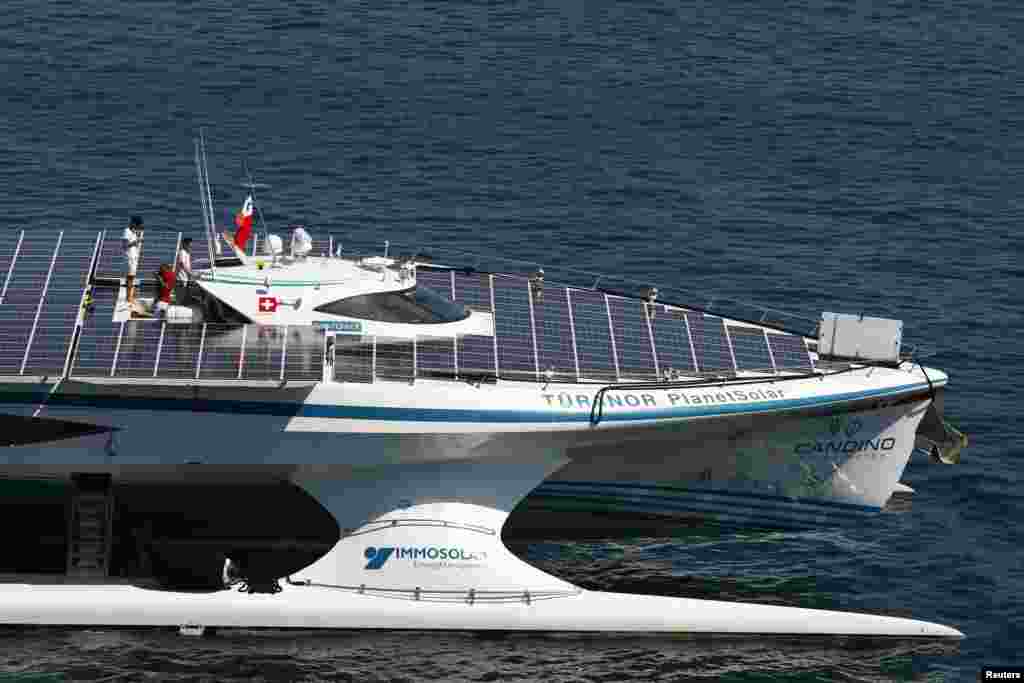 جرمنی میں شمسی توانائی سے چلنے والی دنیا کی سب سے بڑی کشتی تیار کی گئی۔