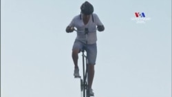 SHORT VIDEO: Ոստիկանները խանգարել են հեծանվորդին գինեսի ռեկորդ սահմանել