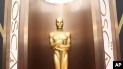 Patung Oscar di Dolby Theatre, Los Angeles.