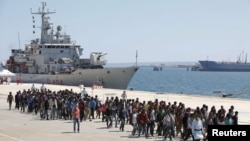 Los inmigrantes llegan a puertos europeos en busca de asilo