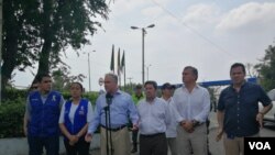 El Senador estadounidense Tim Kaine estuvo en Cúcuta, en la frontera entre Colombia y Venezuela, para ver cómo viven los venezolanos allí y llevar un fuerte mensaje al Senado de EE.UU.