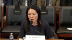 2026년 9월 16일 미국 의회 하원 외교위원회 동아시아·태평양 소위원회에서 진행된 청문회 중 탈북민 데보라 최 씨가 답변하고 있다.