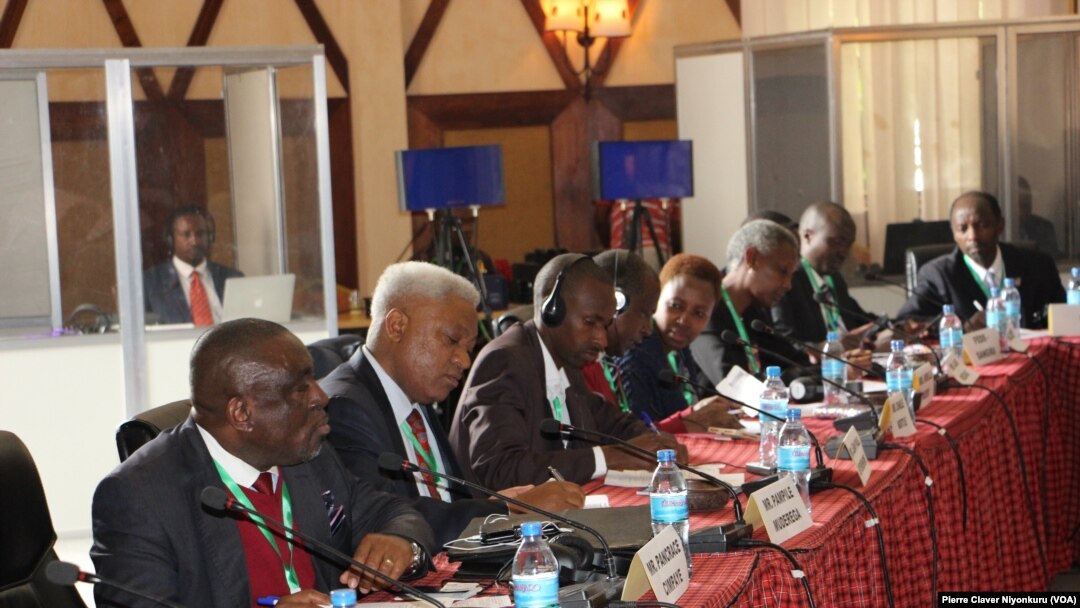 Bamwe mu banyepolitike bari baritabiriye ibiganiro vy'Abarundi i Arusha mu 2018