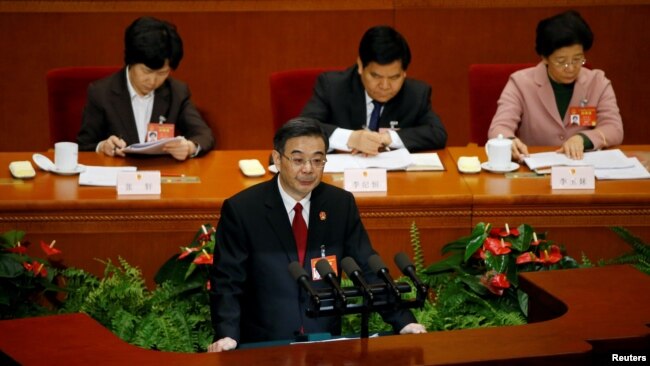 中国最高法院院长周强在人大发言 2017年（路透社）