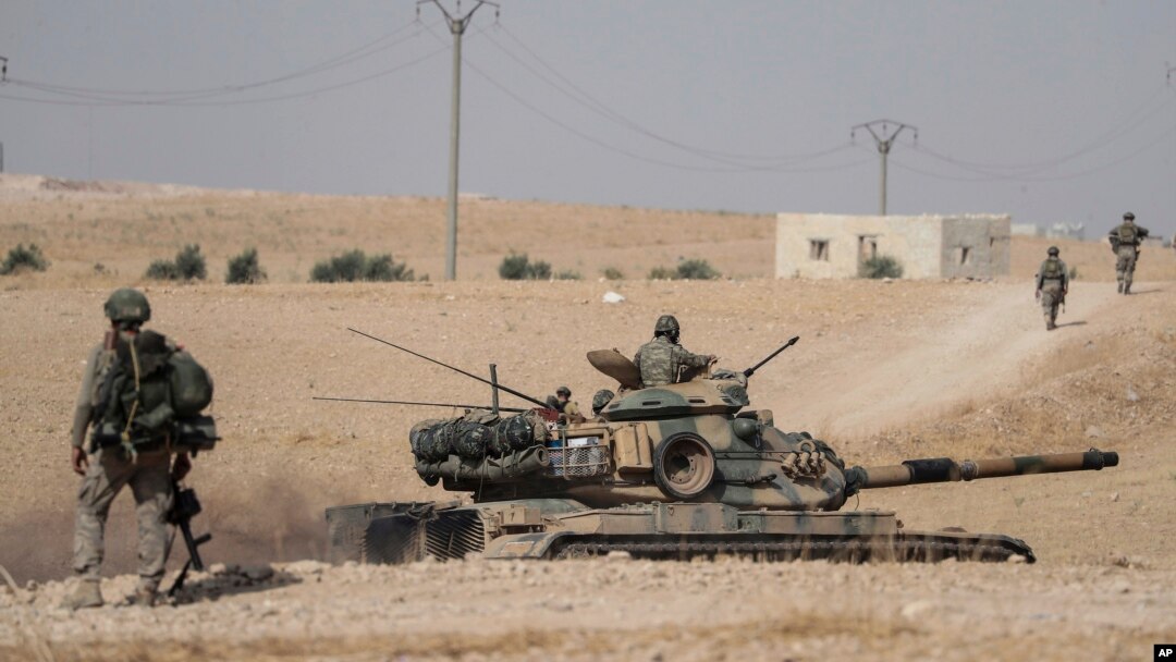 Menbiç, 2016 yılında Türkiye’nin PKK’nın Suriye kolu olarak nitelediği YPG’nin ana bileşenini oluşturduğu SDG’nin (Suriye Demokratik Güçleri) elinde. 
