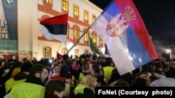 Doček studenata koji su trčali štafetni maraton iz Novog Sada do Beograda na Studentskom trgu, 10. februara 2025. (Foto: FoNet)