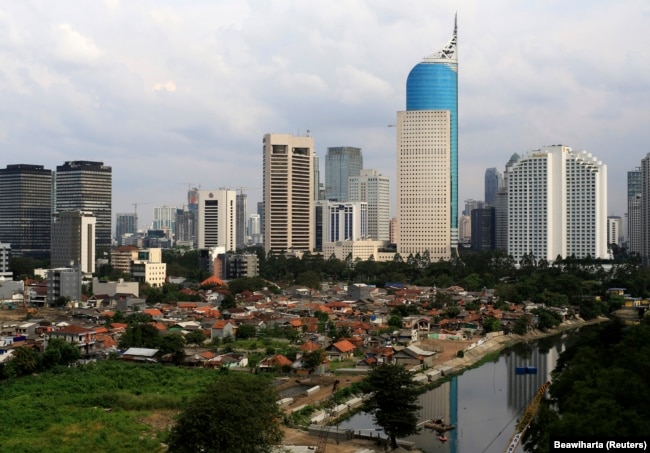 Pemandangan udara dari kawasan bisnis di Jakarta. (Foto: REUTERS/Beawiharta)
