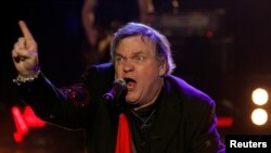 ARHIVA - Meat Loaf tokom nastupa u nemačkom TV programu "Wetten Dass" u Fridrihshafenu 