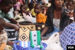 Hundreds of women in the greater Equatoria region, especially the former Central Equatoria state, are earning income from making and selling handicrafts. (D. Silva/VOA)