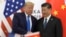 ARCHIVO - El presidente electo de Estados Unidos, Donald Trump, a la izquierda, estrecha la mano del líder chino, Xi Jinping, durante una reunión al margen de la cumbre del G-20 en Osaka, oeste de Japón, el 29 de junio de 2019. AP