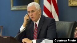 El vicepresidente Mike Pence reiteró el apoyo del gobierno de EE.UU. al pueblo venezolano y reiteró que habrá más sanciones económicas fuertes y rápidas si el presidente Nicolás Maduro impone su Asamblea Constituyente el domingo 30 de julio.