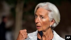 Direktur IMF, Christine LaGarde (foto: dok). Studi IMF meramalkan pertumbuhan ekonomi yang mengecewakan.