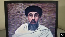 آقای حکمتیار از طالبان هم خواسته است تا دست کم روند صلح را به آزمایش بگیرند