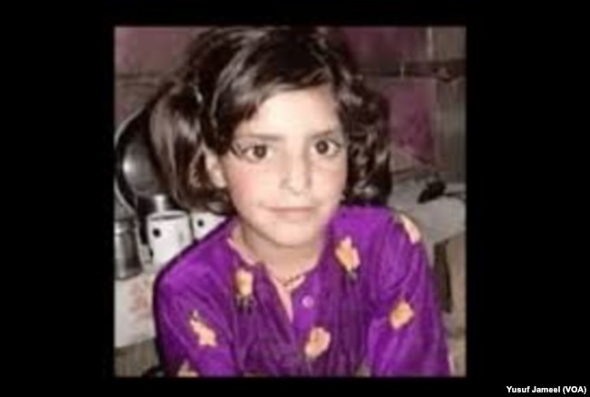 Asifa Bano, anak perempuan India berusia 8 tahun yang diperkosa dan kemudian dibunuh.