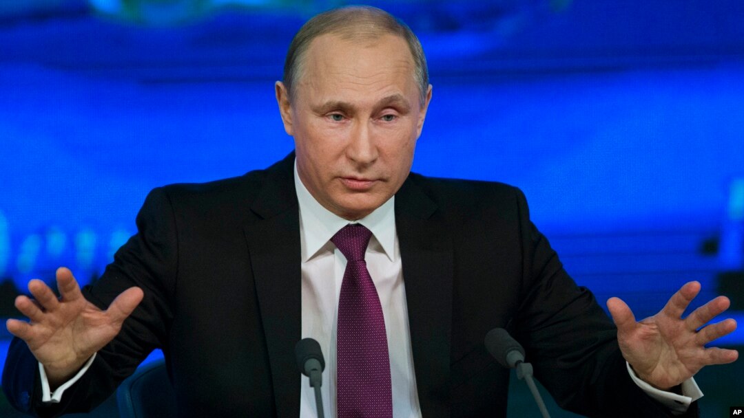 El presidente ruso Vladimir Putin intentó tranquilizar a los mercados ante el temor de que el gobierno pudiese obligar a los exportadores a vender sus ganancias en divisas, para ayudar a estabilizar el rublo.
