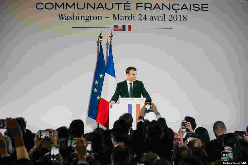 Le président Emmanuel Macron à l'ambassade de France, à Washington D.C., le 24 avril 2018. (VOA/Nastasia Peteuil)