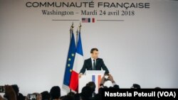 Le président Emmanuel Macron à l'ambassade de France, à Washington D.C., le 24 avril 2018. (VOA/Nastasia Peteuil)