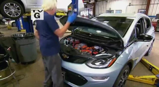 MotorWeek - BMW series 3 mới, siêu xe Lamborghini Urus