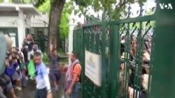Thai Protesters Break Through University Gates to Begin Anti-Government Demonstration 