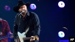 Garth Brooks tampil dalam acara di kota Nashville, Tennessee (foto: dok). 