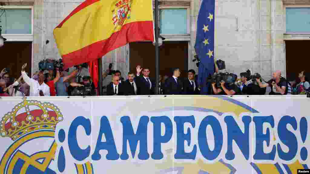 Les joueurs du Real Madrid célèbrent après avoir remporté le championnat d&#39;Espagne, le 22 mai 2017.