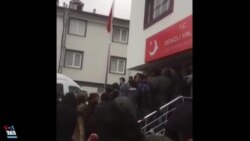 تصاویری دیگر از برخورد پلیس ترکیه با پناهجویان با اسپری فلفل