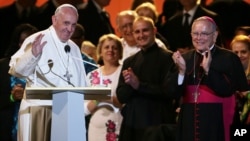 Paus berpidato di muka para Uskup yang menghadiri pertemuan "World Meeting of Families" di kota Philadelphia, Minggu (27/9).