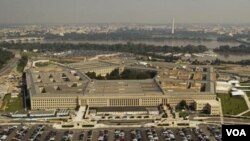 Laporan The New York Times menyebut Pentagon mengontrak mata-mata swasta, walaupun sebelumnya menyatakan praktek tersebut ilegal.