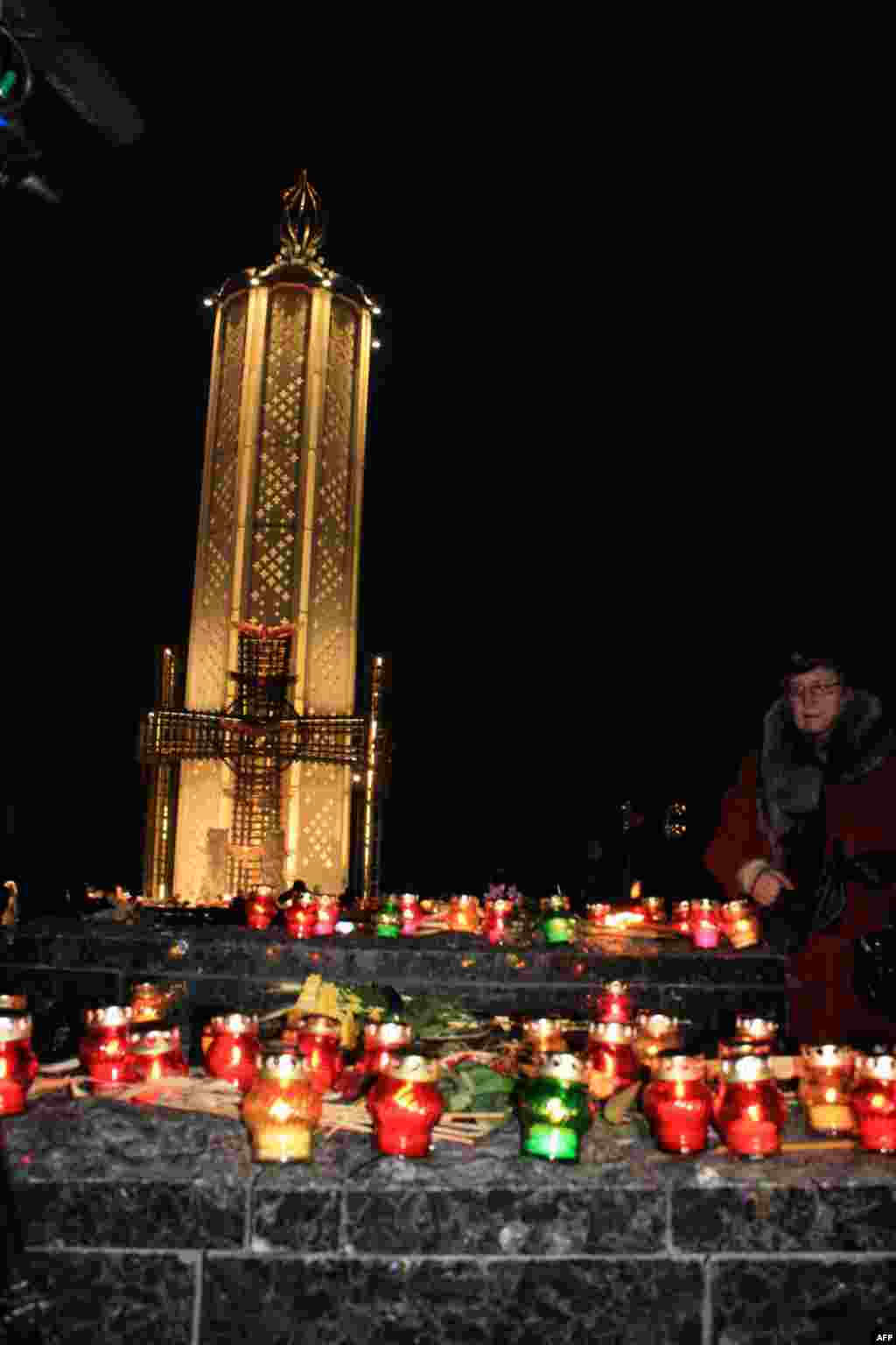 У национального Комплекса-монумента жертвам голодоморов в Киеве