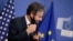 Le secrétaire d'État américain Antony Blinken assiste à une conférence de presse à Bruxelles, Belgique, le 24 mars 2021.