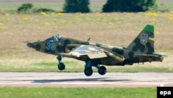 Ukraine -- A Ukrainian Air Force Sukhoi Su-25 warplane at the airport in the city Vasilkov, August 21, 2009