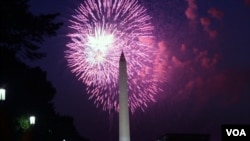 Pertunjukkan kembang api menjadi puncak perayaan hari Kemerdekaan di Washington.