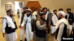 طالبان کے سیاسی دفتر کے ترجمان کے مطابق افغان حکومت قیدیوں کی رہائی میں حیلے بہانے کر رہی ہے۔ (فائل فوٹو)
