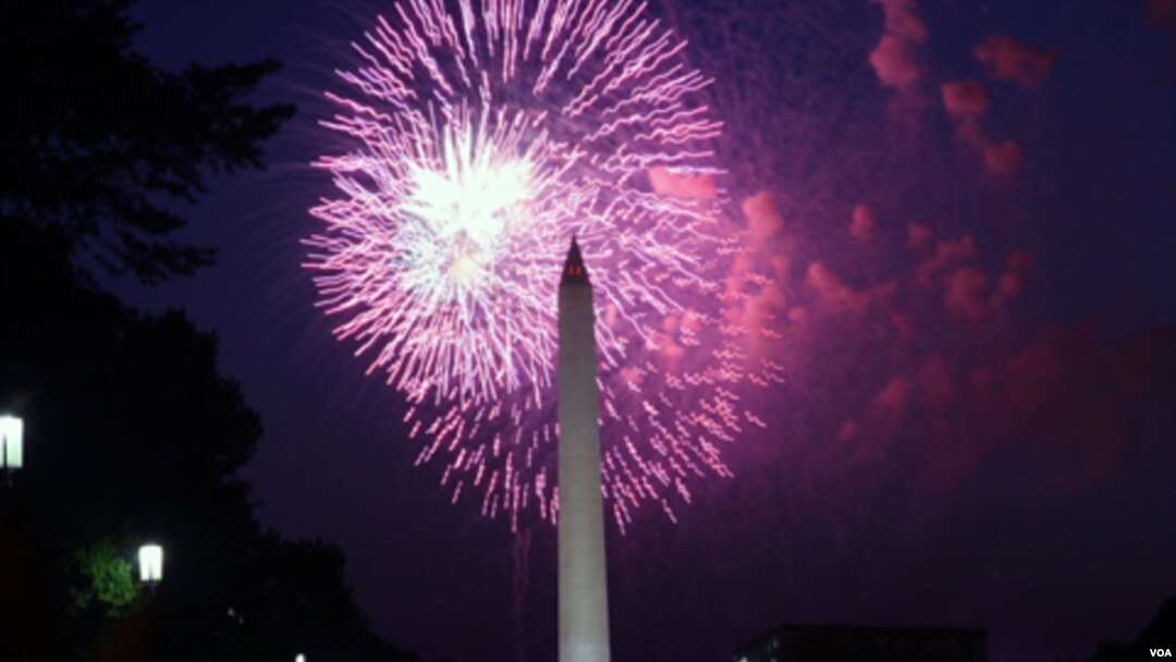 Pertunjukkan kembang api menjadi puncak perayaan hari Kemerdekaan di Washington.
