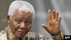Nelson Mandela được xem như một biểu tượng của trí tuệ, của tinh thần dân chủ, lòng nhân đạo và của sự khoan dung không chỉ ở nước ông hay ở châu Phi mà ở khắp thế giới. 
