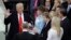 Donald Trump prête serment en tant que 45e président des Etats-Unis, le 20 janvier 2017.