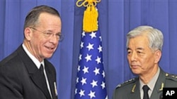 Coreia do Sul: Almirante Mike Mullen defende continuidade de manobras militares